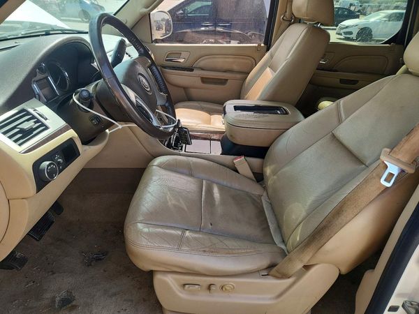 2012 CADILLAC ESCALADE Standard