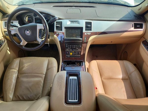2012 CADILLAC ESCALADE Standard