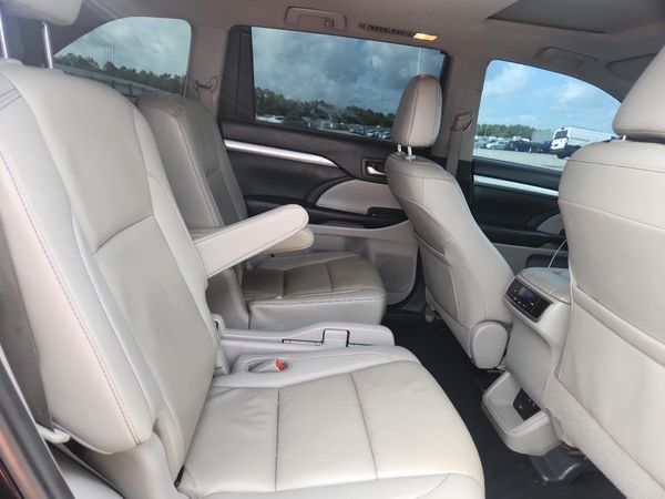 2019 TOYOTA HIGHLANDER SE/XLE