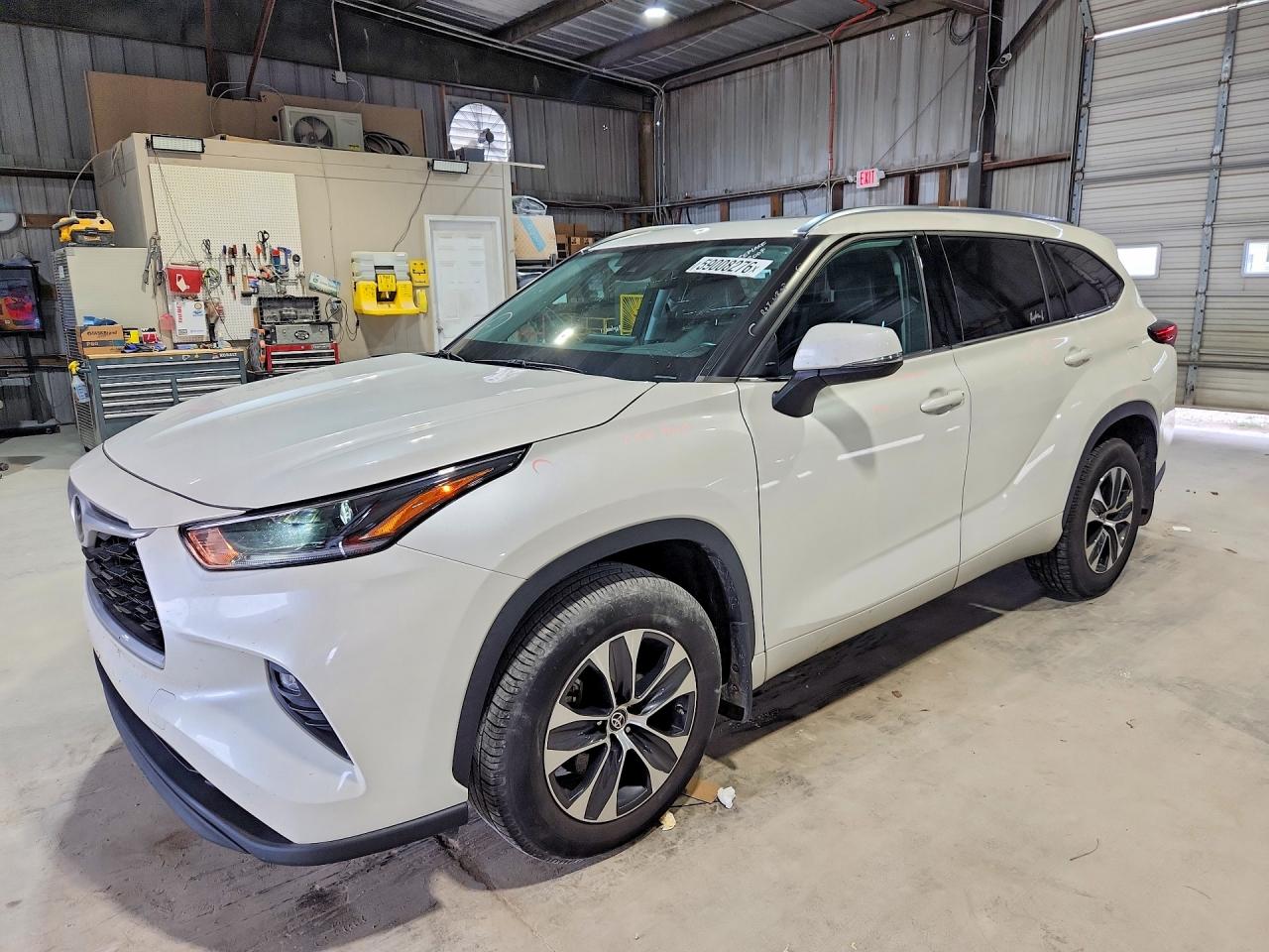 2021 TOYOTA HIGHLANDER XLE