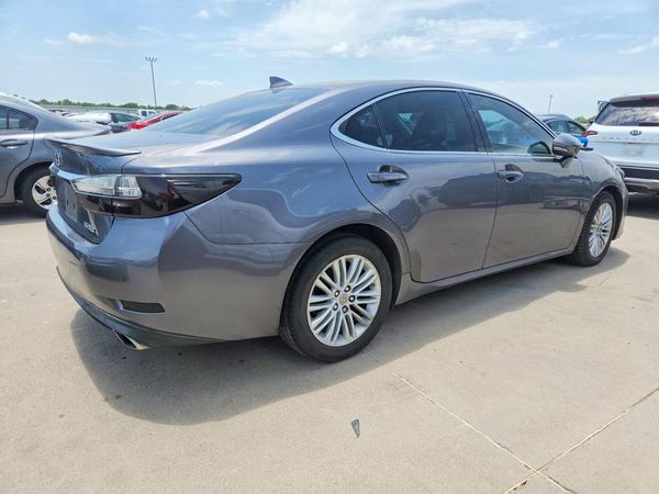 2016 LEXUS ES