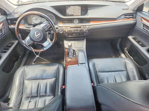 2016 LEXUS ES