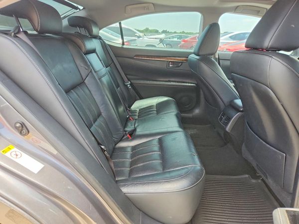 2016 LEXUS ES