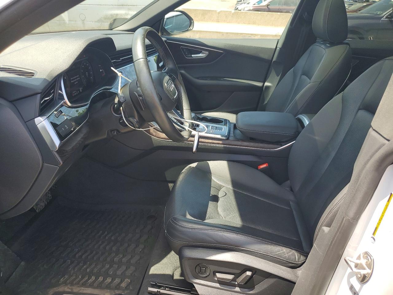2021 AUDI Q8