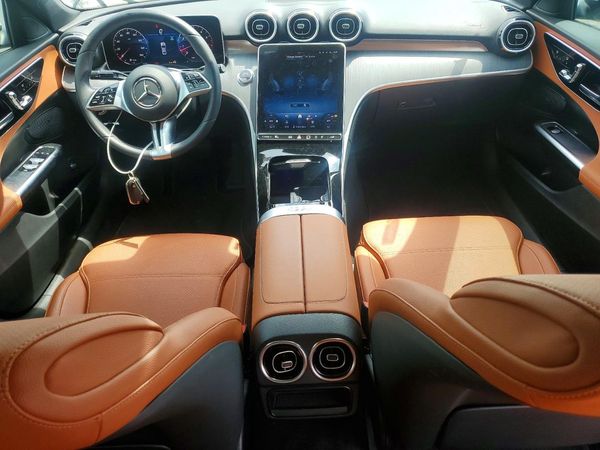 2025 MERCEDES-BENZ C C300