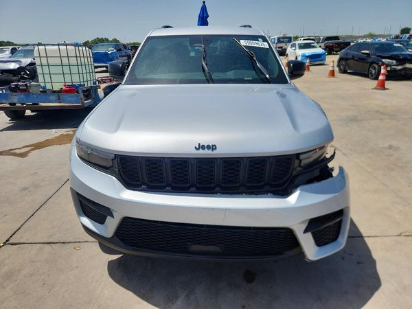 2023 JEEP GRAND CHEROKEE LAREDO 4X4