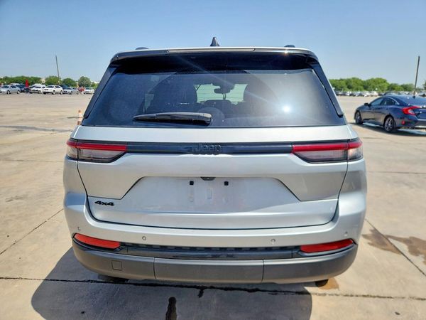 2023 JEEP GRAND CHEROKEE LAREDO 4X4
