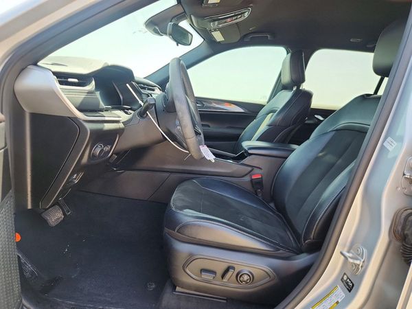 2023 JEEP GRAND CHEROKEE LAREDO 4X4