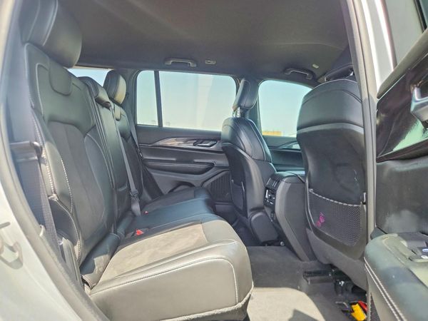 2023 JEEP GRAND CHEROKEE LAREDO 4X4