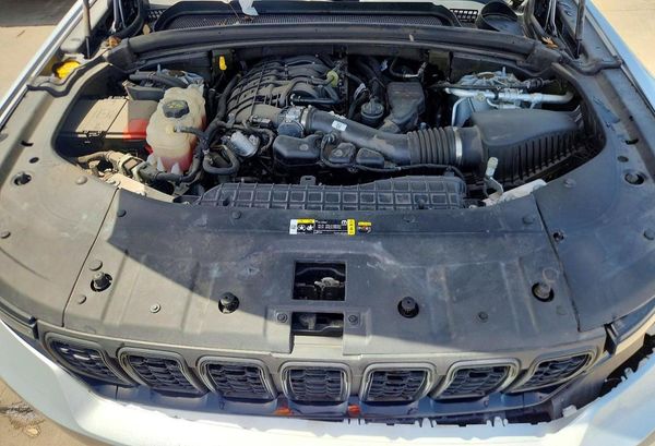 2023 JEEP GRAND CHEROKEE LAREDO 4X4