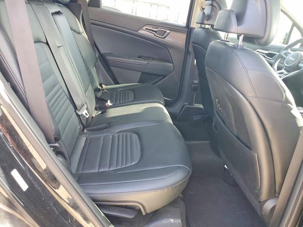 2023 KIA SPORTAGE SX-PRESTIGE or SX-P