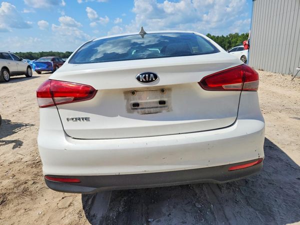 2018 KIA FORTE LX Base