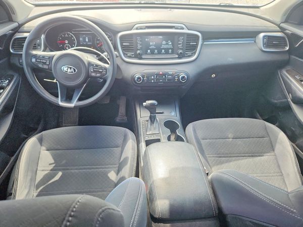 2018 KIA SORENTO L, LX