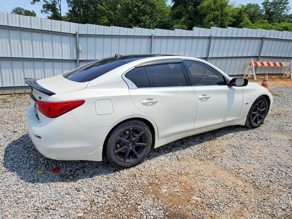 2015 INFINITI Q50