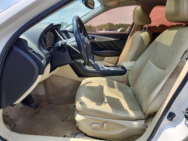 2015 INFINITI Q50