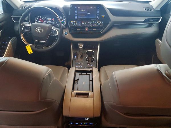 2021 TOYOTA HIGHLANDER XLE