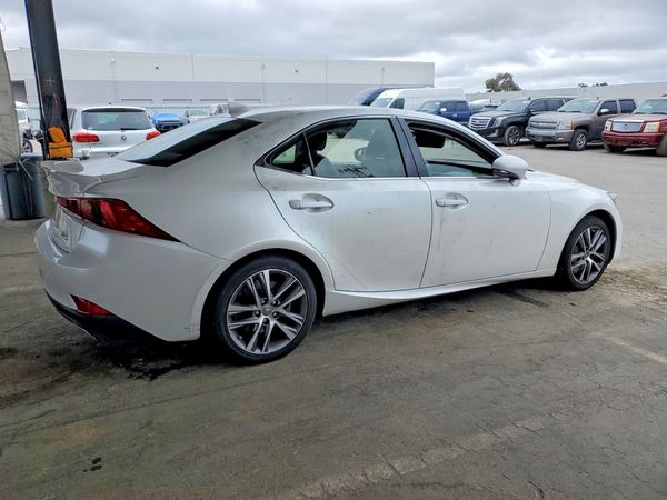 2019 LEXUS IS
