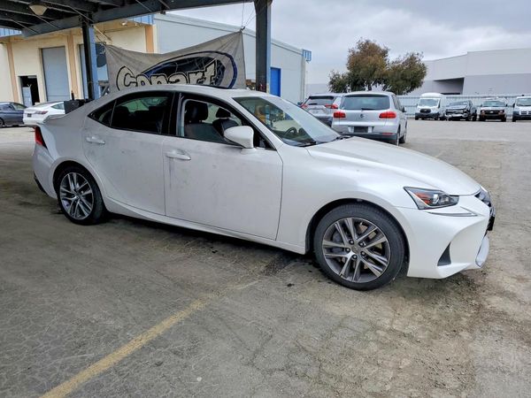 2019 LEXUS IS