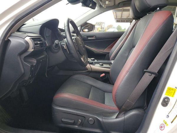 2019 LEXUS IS