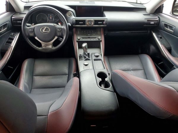 2019 LEXUS IS