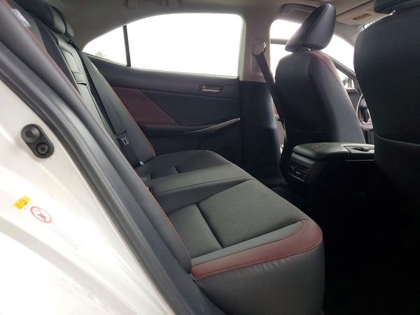 2019 LEXUS IS