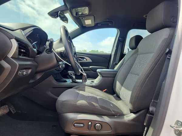2024 CHEVROLET TRAVERSE LT Cloth — DENT