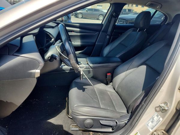 2023 MAZDA 3 Select Package