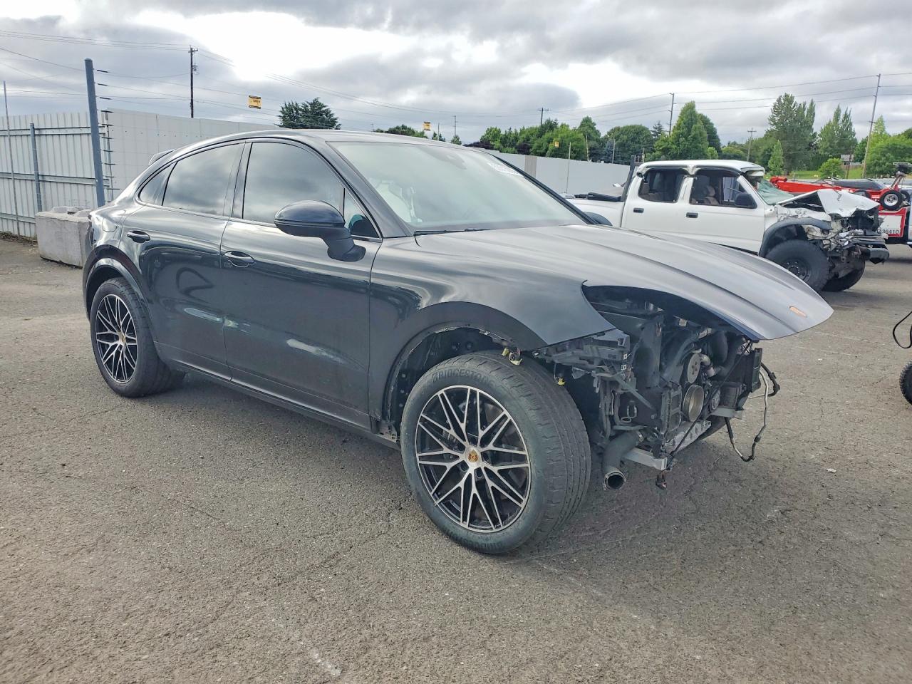 2024 PORSCHE CAYENNE