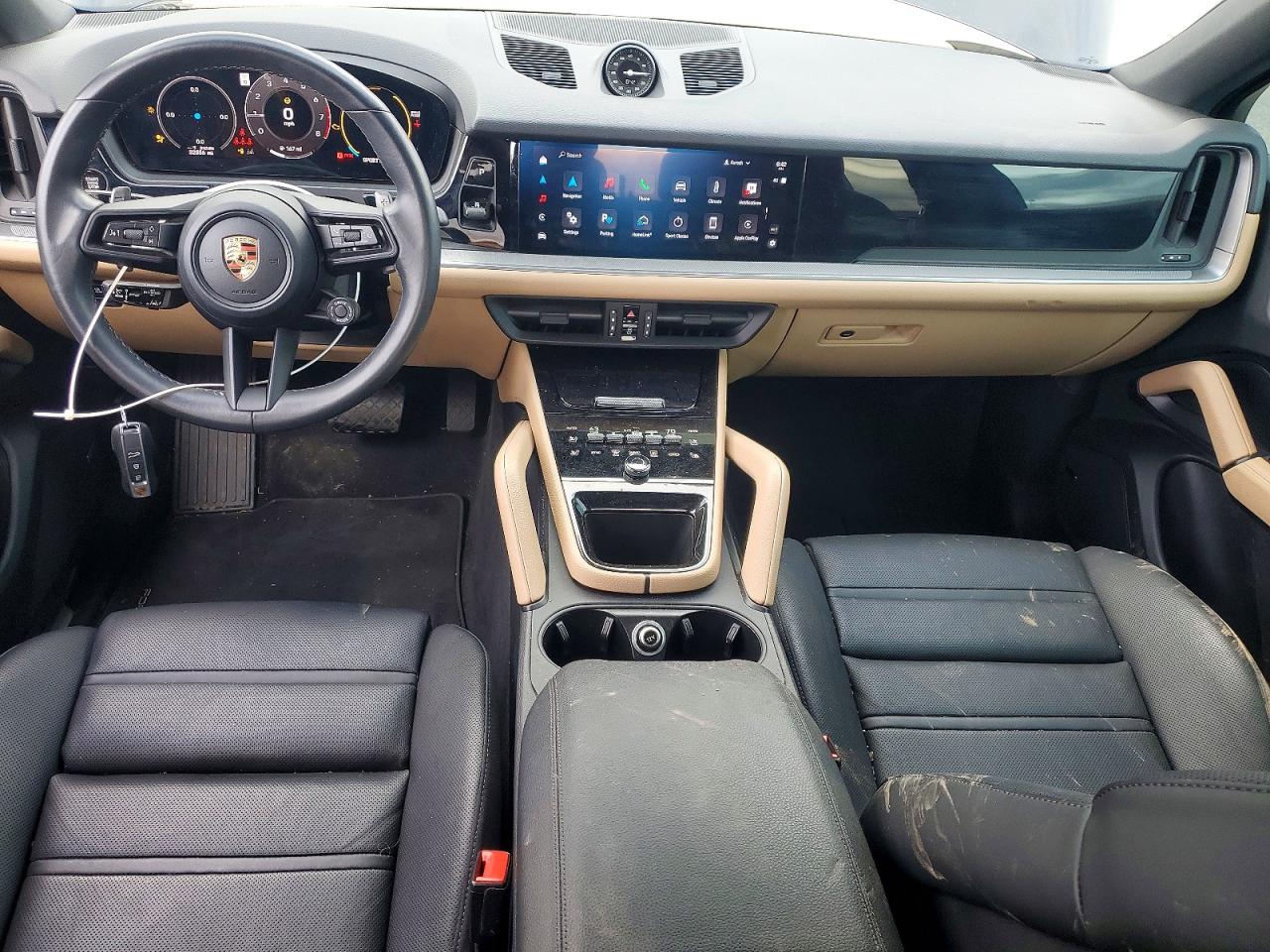 2024 PORSCHE CAYENNE