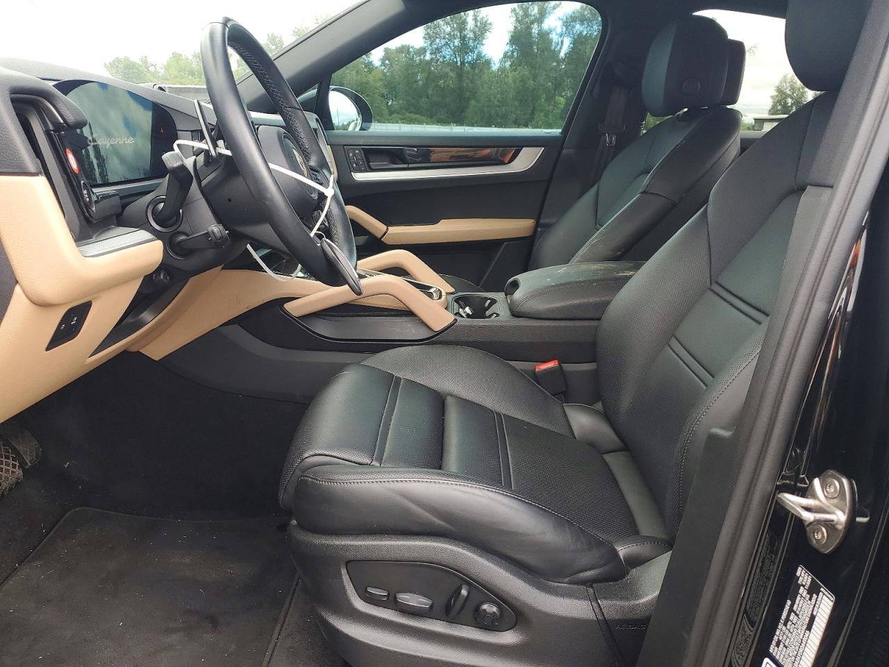 2024 PORSCHE CAYENNE