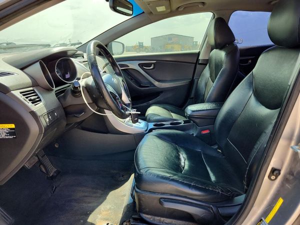 2012 HYUNDAI ELANTRA