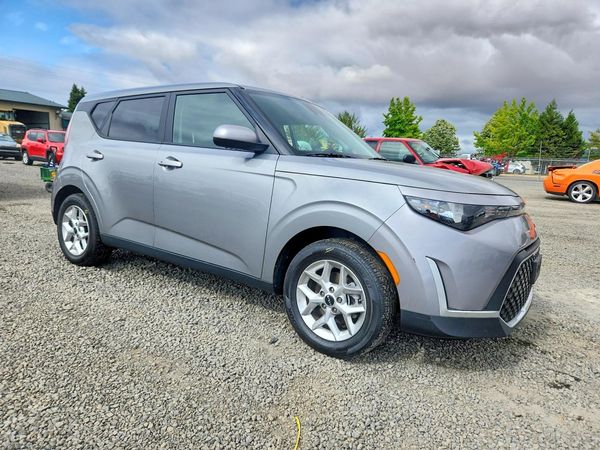 2025 KIA SOUL LX, S