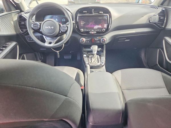 2025 KIA SOUL LX, S