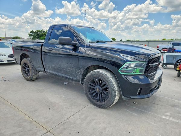 2014 RAM 1500 ST