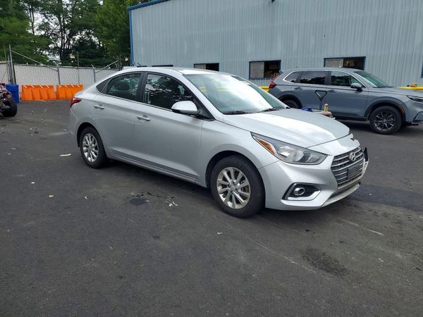 2019 HYUNDAI ACCENT SE and SEL