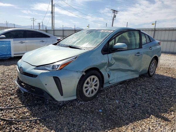 2022 TOYOTA PRIUS