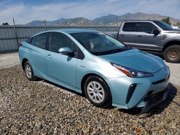 2022 TOYOTA PRIUS