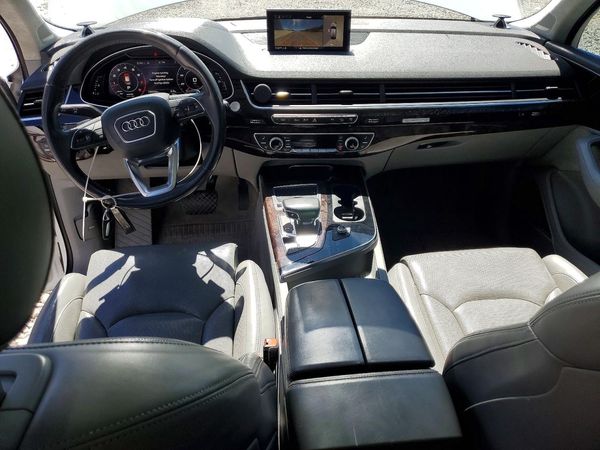 2017 AUDI Q7 quattro Prestige
