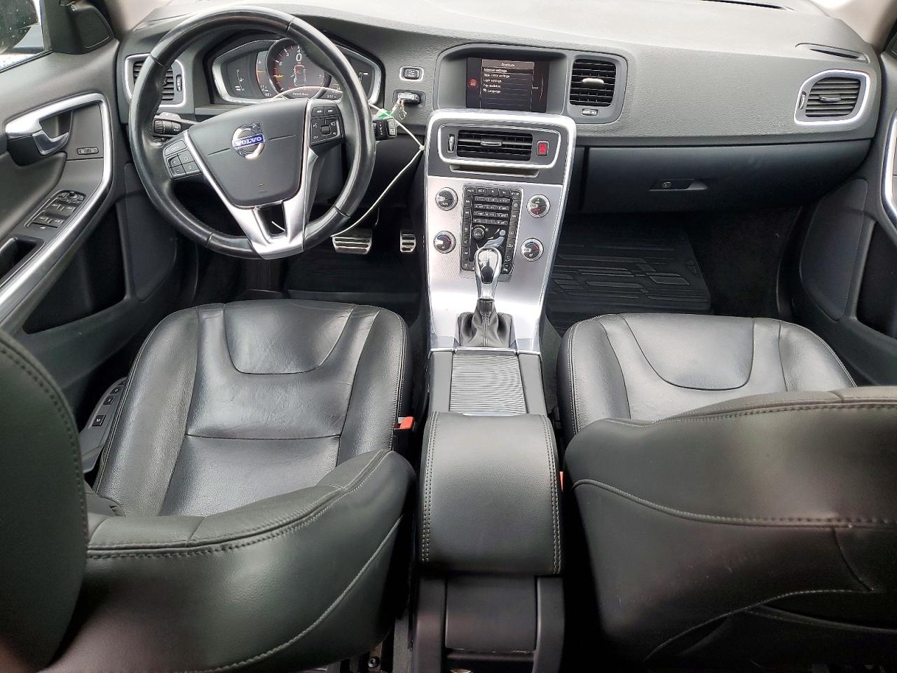 2018 VOLVO V60 CROSS COUNTRY Premier