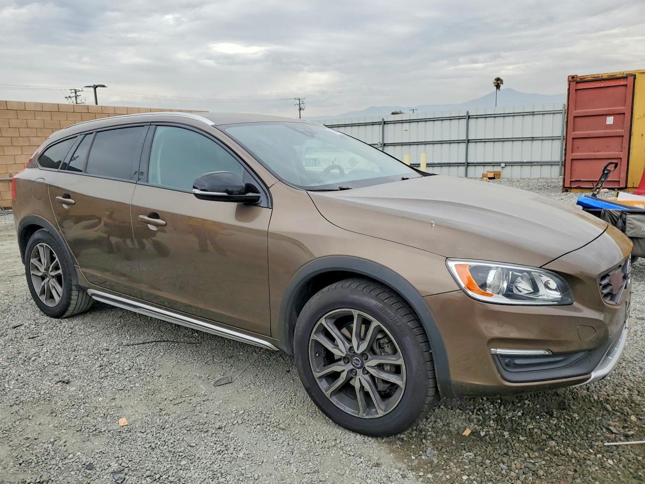 2018 VOLVO V60 CROSS COUNTRY Premier