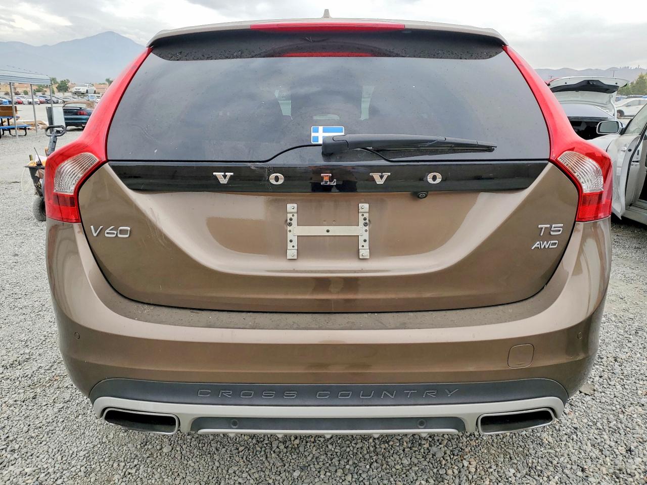 2018 VOLVO V60 CROSS COUNTRY Premier