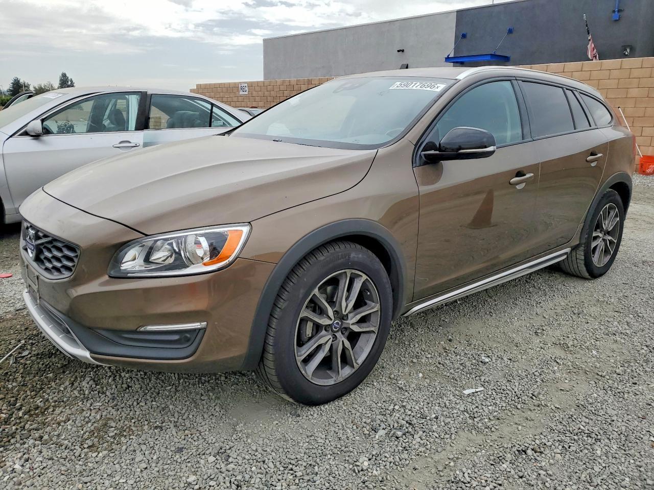 2018 VOLVO V60 CROSS COUNTRY Premier