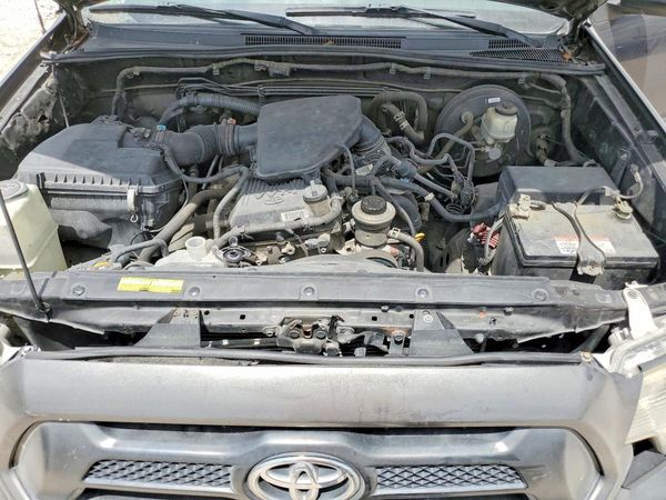 2015 TOYOTA TACOMA Delux Grade
