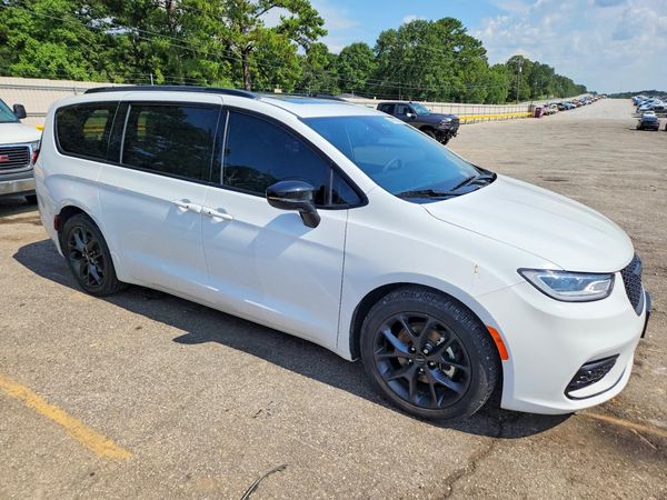 2024 CHRYSLER PACIFICA Limited