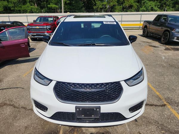 2024 CHRYSLER PACIFICA Limited