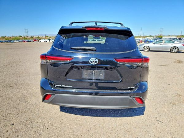 2022 TOYOTA HIGHLANDER XLE