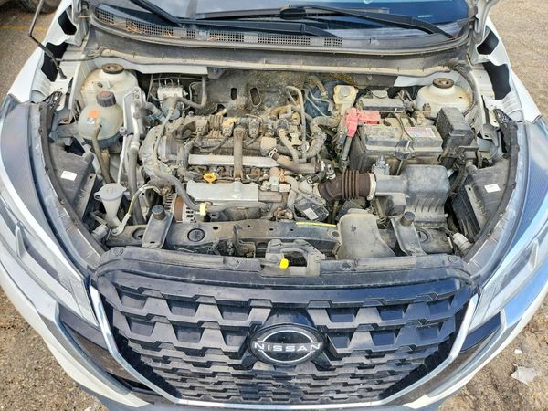 2024 NISSAN KICKS S