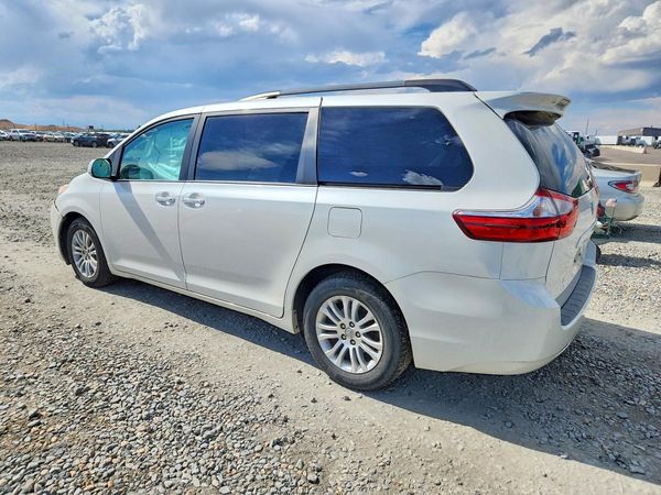 2017 TOYOTA SIENNA