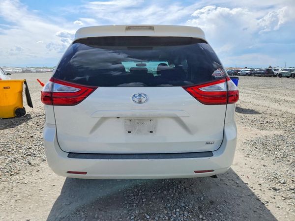 2017 TOYOTA SIENNA