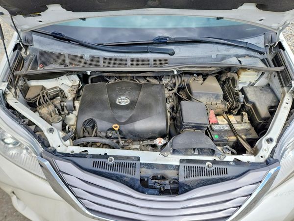 2017 TOYOTA SIENNA